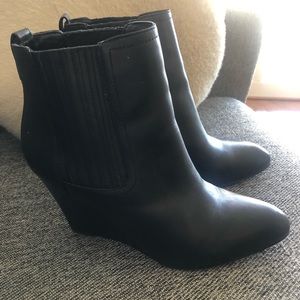 Sam Edelman Wilma Wedge leader bootie